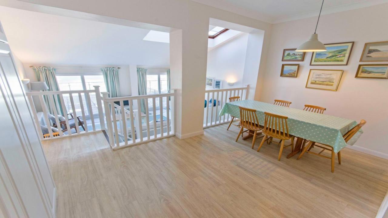 Clifton Court Apt 16 With Indoor Heated Pool & Sea Views Apartamento Croyde Exterior foto