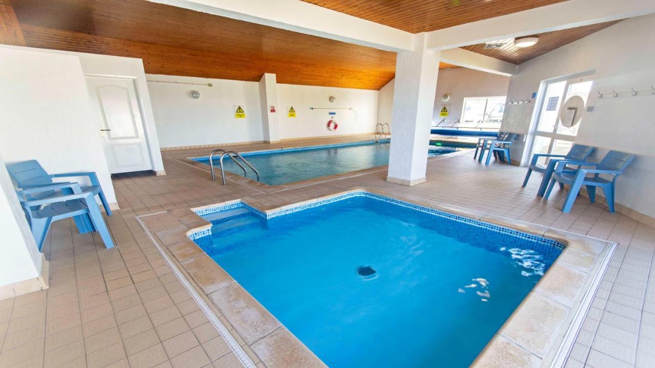 Clifton Court Apt 16 With Indoor Heated Pool & Sea Views Croyde Exterior foto