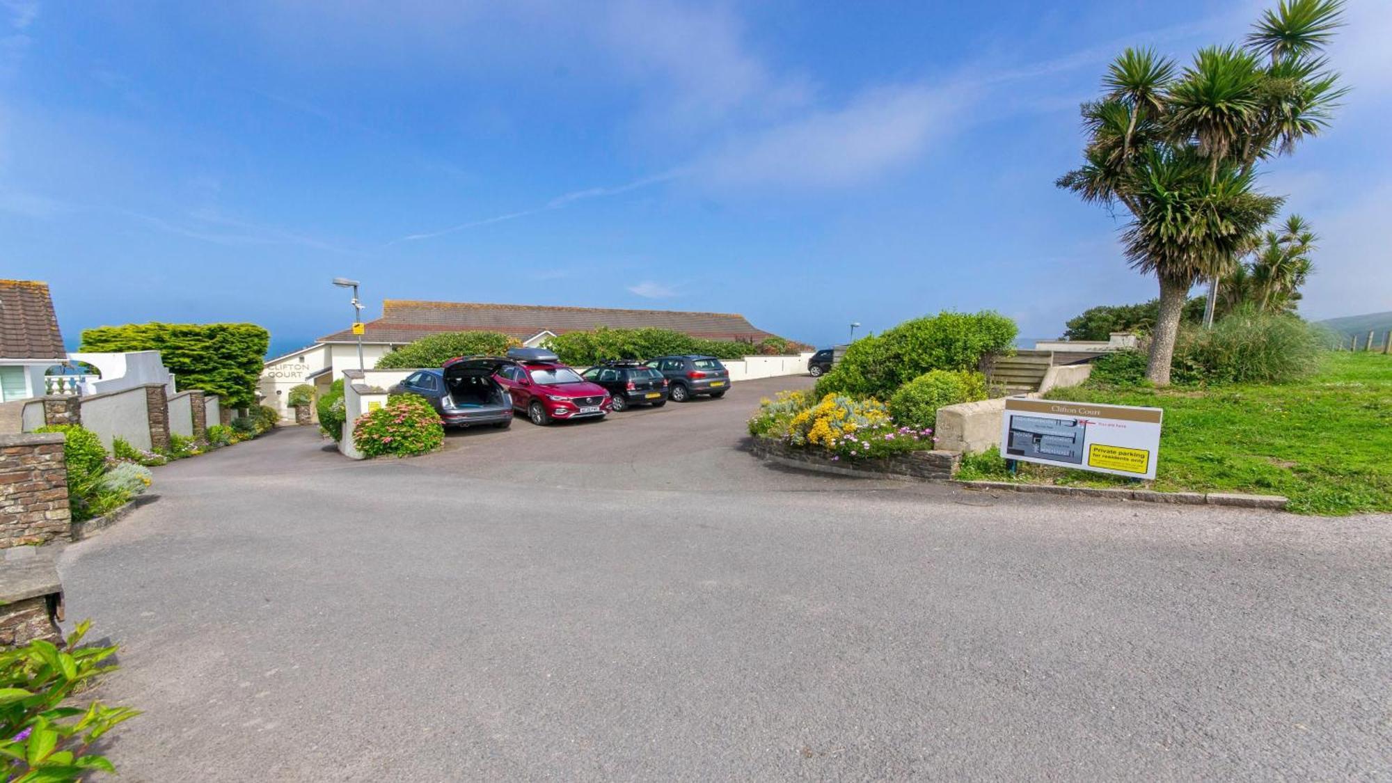 Clifton Court Apt 16 With Indoor Heated Pool & Sea Views Apartamento Croyde Exterior foto